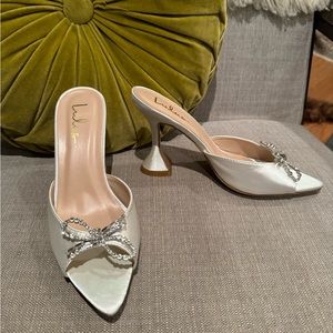 Glowest White Satin Rhinestone Pyramid Heel Peep-Toe Pumps - Size 9